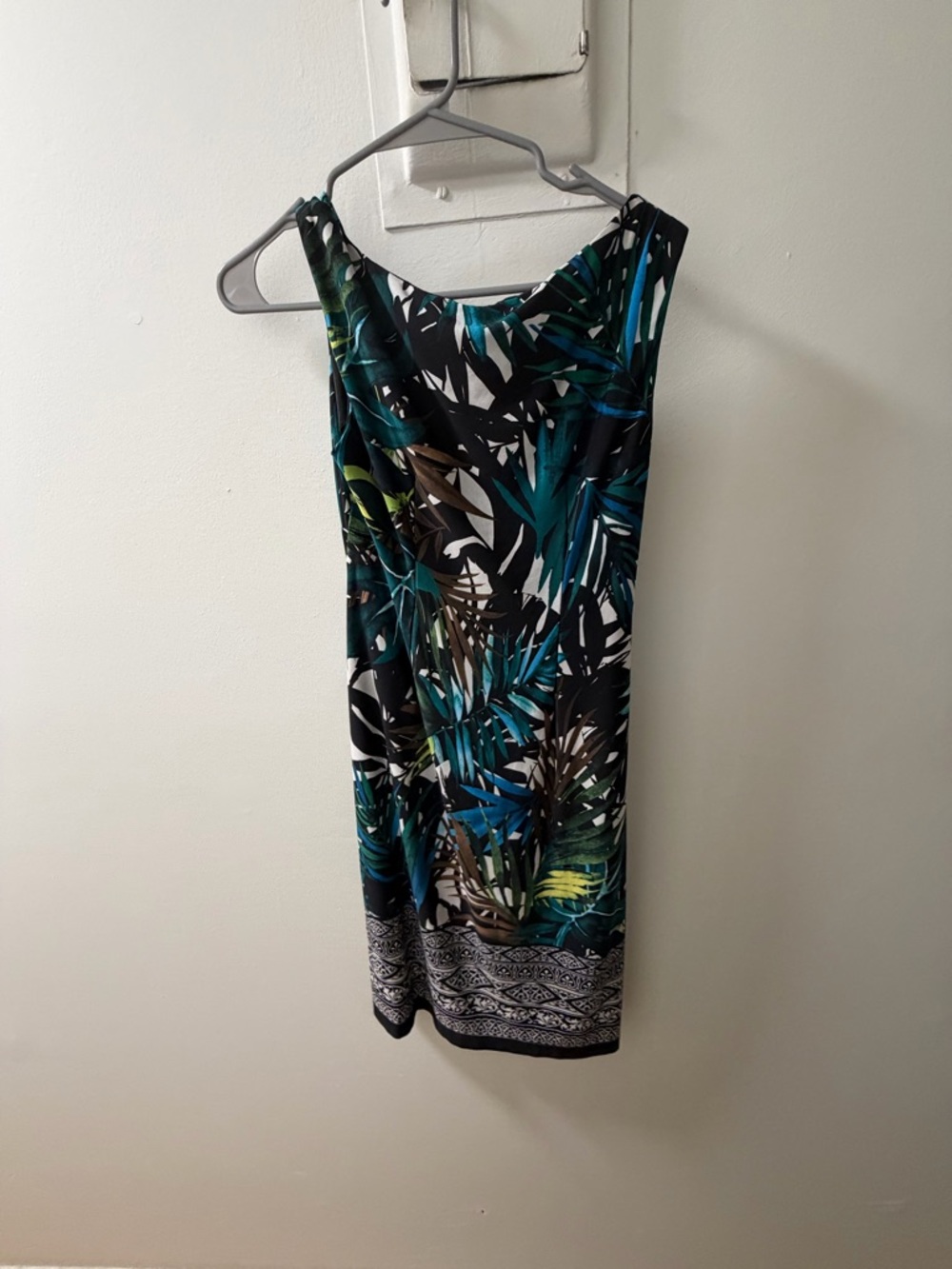 Tropical Print Bodycon Dress Size S | Ruched Waist | Resort Style - Picture 2 of 4